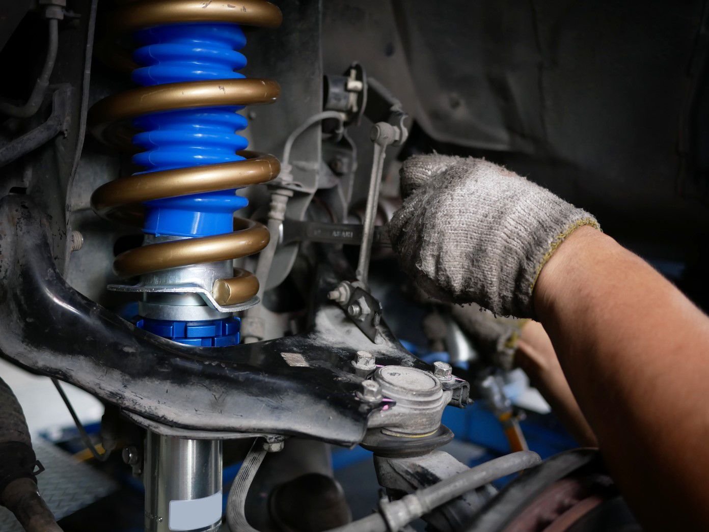Steering & Suspension workshop view 3